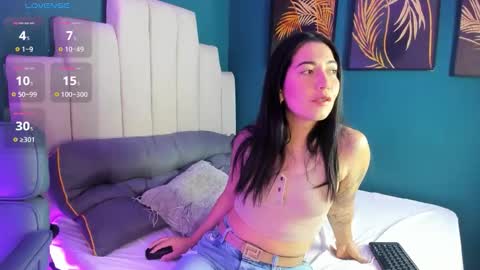 adriienne_ online show from 03/19/26, 08:24