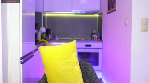 Snapshot of ady_w_o_w chatting on 04/25/26, 11:35 Ada online show from 04/25/26, 11:35