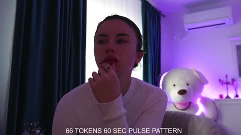 Snapshot of aelia_anara chatting on 01/10/25, 06:31 Aelia online show from 01/10/25, 06:31