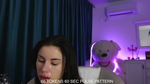 Snapshot of aelia_anara chatting on 01/13/25, 05:44 Aelia online show from 01/13/25, 05:44