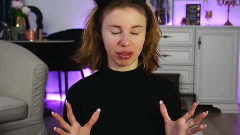 Snapshot of aelia_anara chatting on 11/02/25, 03:53 Aelia online show from 11/02/25, 03:53