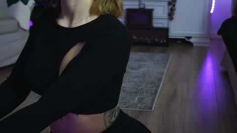 Snapshot of aelia_anara chatting on 12/02/25, 04:51 Aelia online show from 12/02/25, 04:51