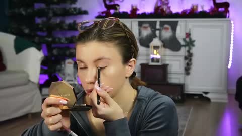 Snapshot of aelia_anara chatting on 12/03/25, 05:59 Aelia online show from 12/03/25, 05:59