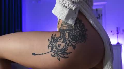 Aelia online show from 02/06/26, 06:11