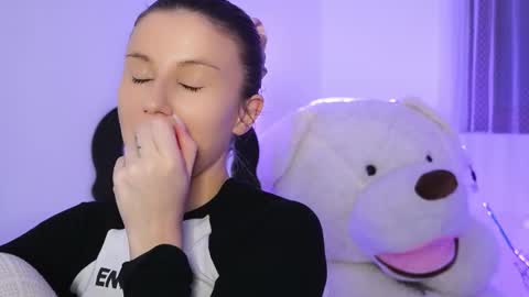 Aelia online show from 02/25/26, 06:17