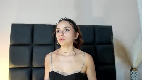 aelinduvalier online show from 12/05/25, 07:10