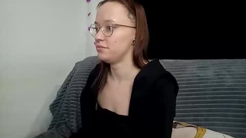 Snapshot of aelita_night chatting on 01/10/25, 03:06 aelita_night online show from 01/10/25, 03:06