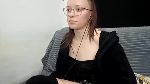 Snapshot of aelita_night chatting on 01/10/25, 09:31 aelita_night online show from 01/10/25, 09:31