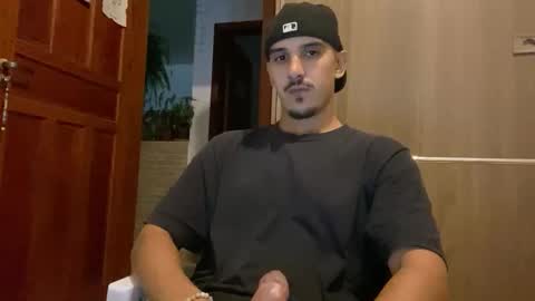 Snapshot of aelucius chatting on 02/04/26, 05:02 Luci online show from 02/04/26, 05:02