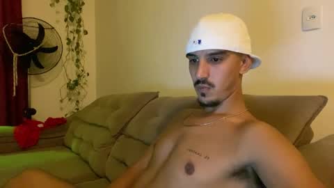 Snapshot of aelucius chatting on 04/09/26, 02:44 Luci online show from 04/09/26, 02:44