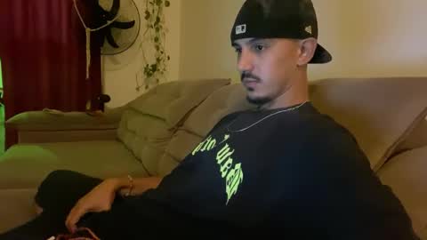 Snapshot of aelucius chatting on 04/12/26, 02:27 Luci online show from 04/12/26, 02:27