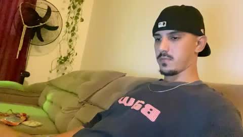 Snapshot of aelucius chatting on 04/16/26, 01:28 Luci online show from 04/16/26, 01:28