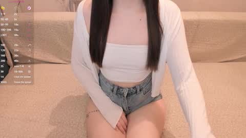 Snapshot of aeri_love chatting on 10/23/25, 11:31 Emi online show from 10/23/25, 11:31