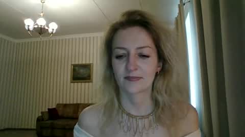 Snapshot of aeroliss chatting on 04/18/26, 12:53 aeroliss online show from 04/18/26, 12:53