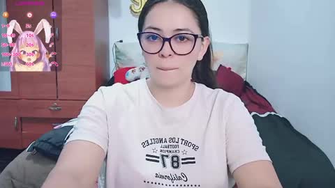 Snapshot of aeseelia chatting on 06/08/26, 12:03 lia online show from 06/08/26, 12:03