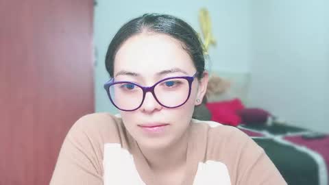 Snapshot of aeseelia chatting on 06/09/26, 06:03 lia online show from 06/09/26, 06:03