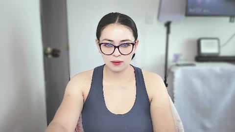 Snapshot of aeseelia chatting on 06/23/26, 03:54 lia online show from 06/23/26, 03:54