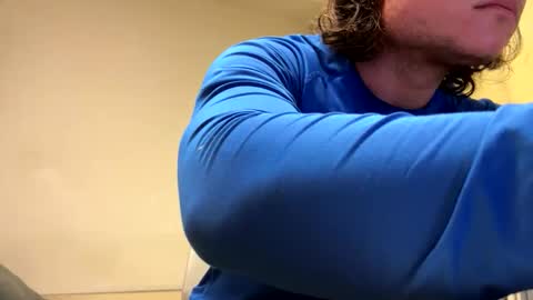 Snapshot of aesthetics99 chatting on 10/25/25, 12:51 aesthetics99 online show from 10/25/25, 12:51