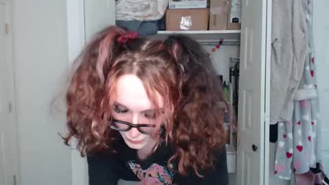 AESTROGEN online show from 10/06/25, 06:38