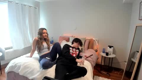 Niko online show from 03/22/26, 12:25