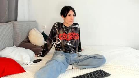 Snapshot of aetherrush chatting on 04/23/26, 09:17 Theo online show from 04/23/26, 09:17