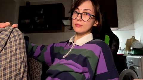 Snapshot of aevra chatting on 12/02/24, 11:51 vegans taste better online show from 12/02/24, 11:51