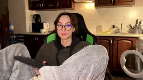 Snapshot of aevra chatting on 12/04/24, 12:41 vegans taste better online show from 12/04/24, 12:41