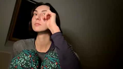 Snapshot of aevra chatting on 02/17/25, 09:19 vegans taste better online show from 02/17/25, 09:19