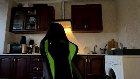 Snapshot of aevra chatting on 03/02/25, 04:21 vegans taste better online show from 03/02/25, 04:21