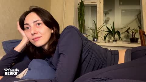 Snapshot of aevra chatting on 11/23/25, 05:02 vegans taste better online show from 11/23/25, 05:02