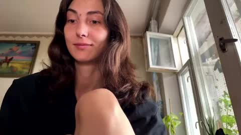 Snapshot of aevra chatting on 06/05/26, 03:18 vegans taste better online show from 06/05/26, 03:18