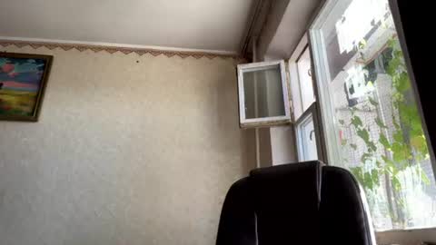 Snapshot of aevra chatting on 06/21/26, 03:58 vegans taste better online show from 06/21/26, 03:58