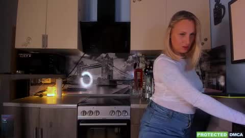 Snapshot of afanasia chatting on 09/27/25, 07:08 OneAfa online show from 09/27/25, 07:08