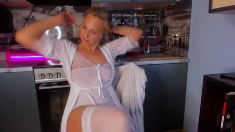 Snapshot of afanasia chatting on 11/24/25, 08:52 OneAfa online show from 11/24/25, 08:52