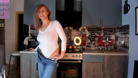 Snapshot of afanasia chatting on 04/11/26, 10:19 OneAfa online show from 04/11/26, 10:19