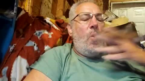 Snapshot of afguy1971 chatting on 10/05/25, 04:11 AFGuy71 online show from 10/05/25, 04:11