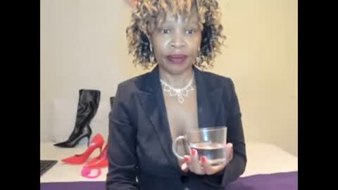 AfricanSquirtQueen online show from 05/18/26, 03:57