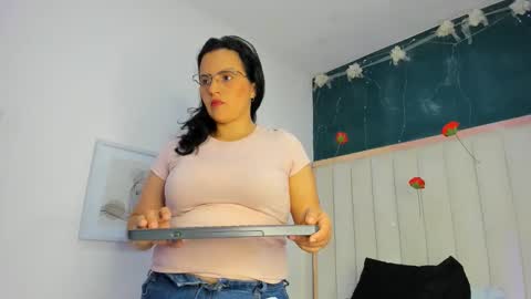 Snapshot of africa_holmes chatting on 02/18/26, 02:18 Africa online show from 02/18/26, 02:18