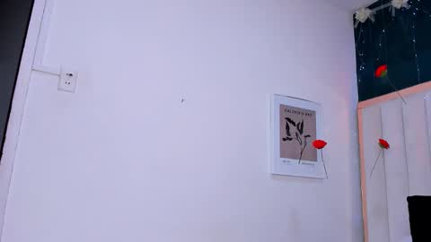 Snapshot of africa_holmes chatting on 04/08/26, 02:44 Africa online show from 04/08/26, 02:44