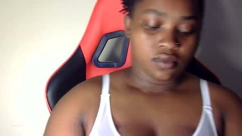 Snapshot of african001 chatting on 09/19/25, 02:40 stella online show from 09/19/25, 02:40