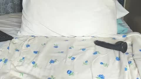 Snapshot of african_barbie25 chatting on 01/18/25, 06:32 african_barbie25 online show from 01/18/25, 06:32