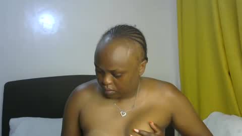 Snapshot of africanlovei chatting on 02/17/25, 01:04 africanlovei online show from 02/17/25, 01:04