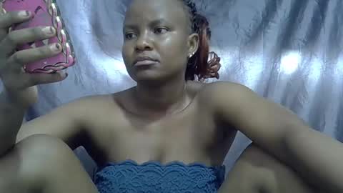 Snapshot of africanngirl chatting on 10/31/25, 10:27 africanngirl online show from 10/31/25, 10:27