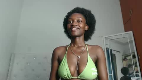 Snapshot of africanpetitequeen chatting on 01/27/25, 10:49 CIARA online show from 01/27/25, 10:49