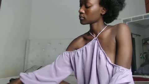 Snapshot of africanpetitequeen chatting on 01/29/25, 08:35 CIARA online show from 01/29/25, 08:35