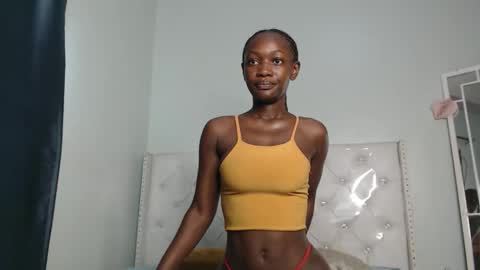 Snapshot of africanpetitequeen chatting on 10/23/25, 09:08 CIARA online show from 10/23/25, 09:08