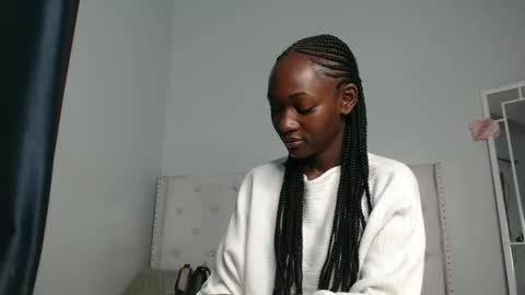 Snapshot of africanpetitequeen chatting on 10/28/25, 09:35 CIARA online show from 10/28/25, 09:35