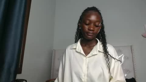 Snapshot of africanpetitequeen chatting on 12/18/25, 10:32 CIARA online show from 12/18/25, 10:32