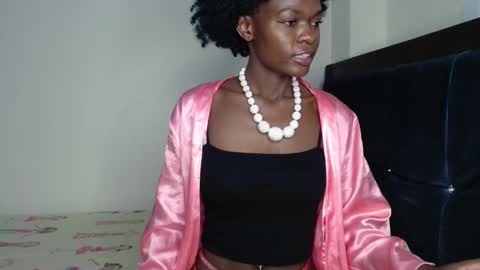 Mia online show from 09/20/25, 12:11