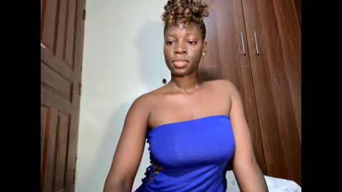 Leah online show from 09/19/25, 02:02